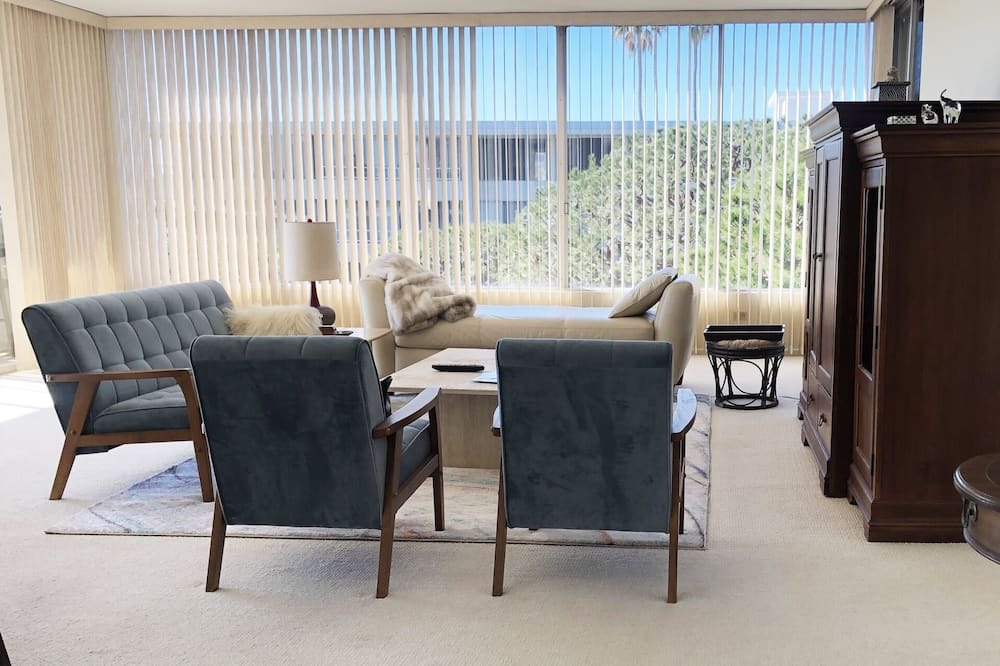 Photo of Bedroom in Rancho Palos Verdes