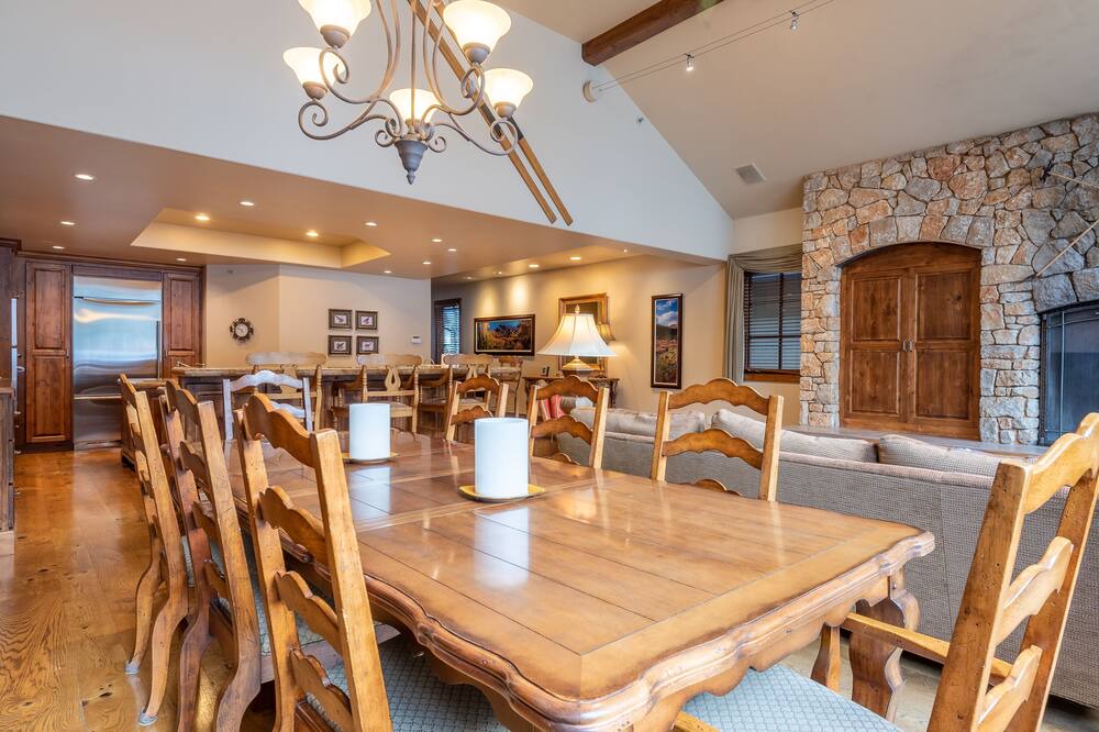 Photo of Livingroom in Warm Springs