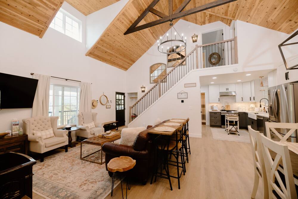 Photo of Livingroom in Harrison