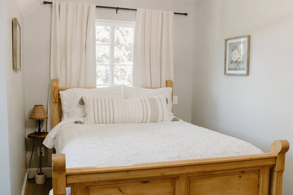 Photo of Bedroom in Harrison