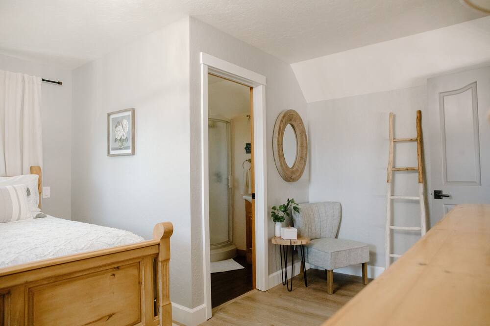 Photo of Bedroom in Harrison