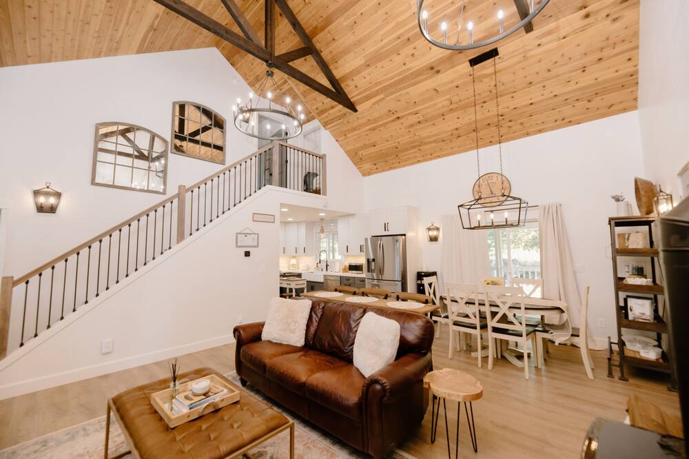 Photo of Livingroom in Harrison