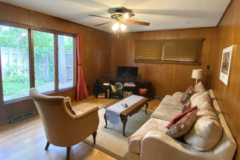 Photo of Bedroom in Cleveland