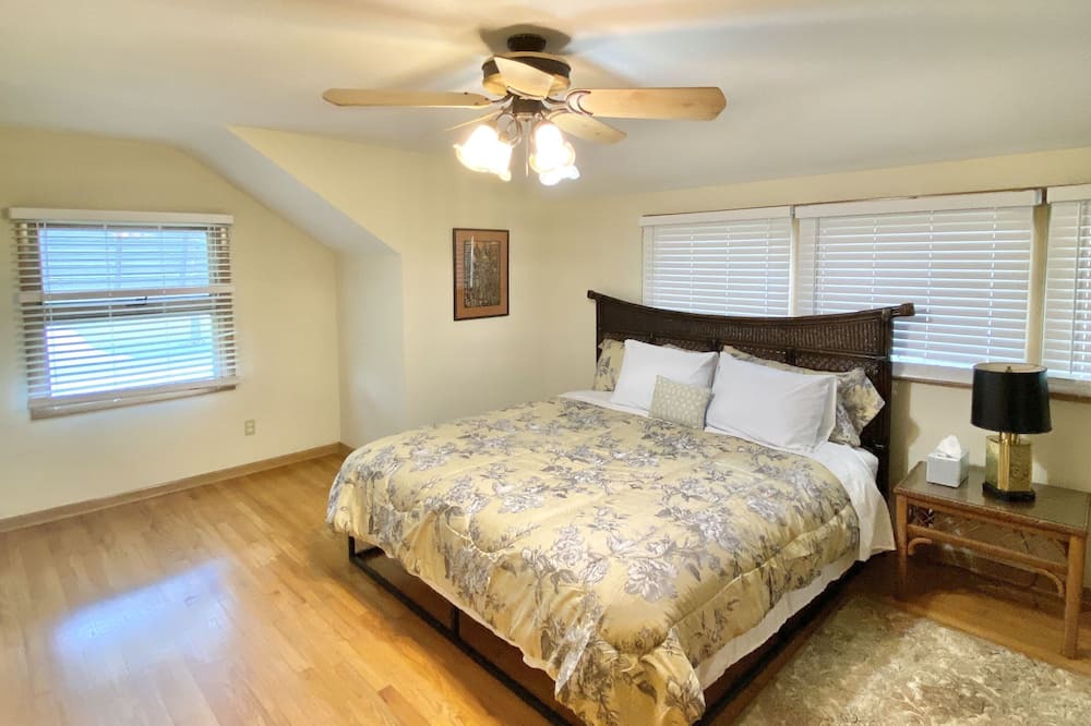 Photo of Bedroom in Cleveland