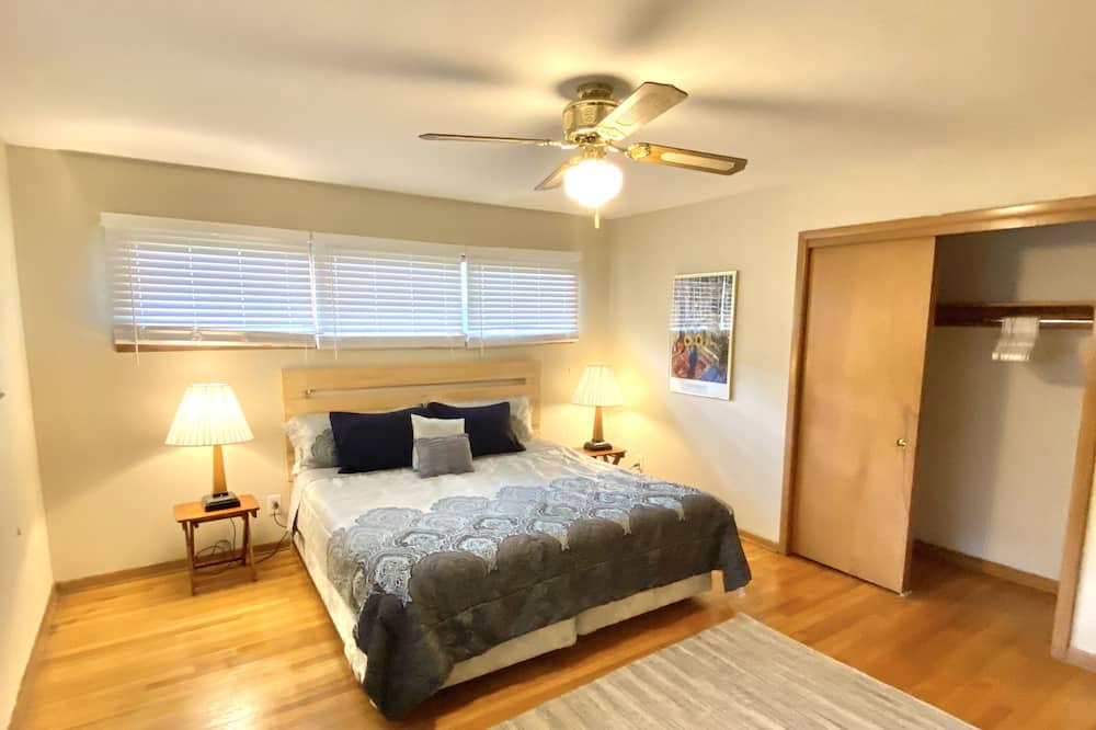 Photo of Bedroom in Cleveland