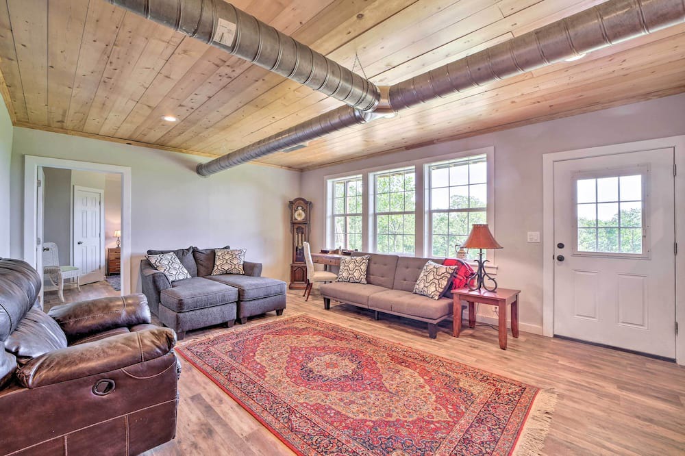 Photo of Bedroom in Sand Springs