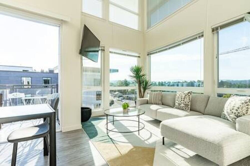 Photo of Livingroom in Downtown