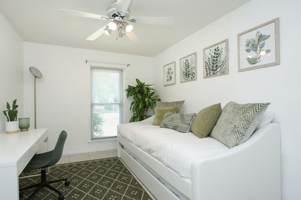 Photo of Bedroom in Spring Branch Central