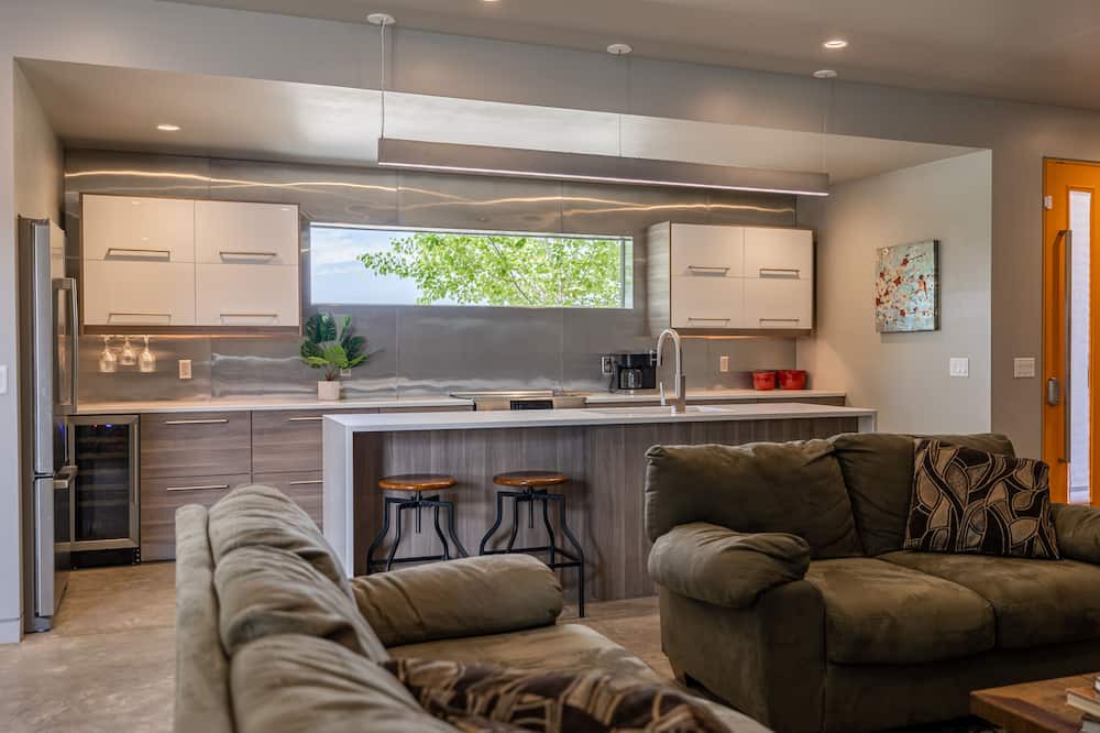 Photo of Livingroom in Cody
