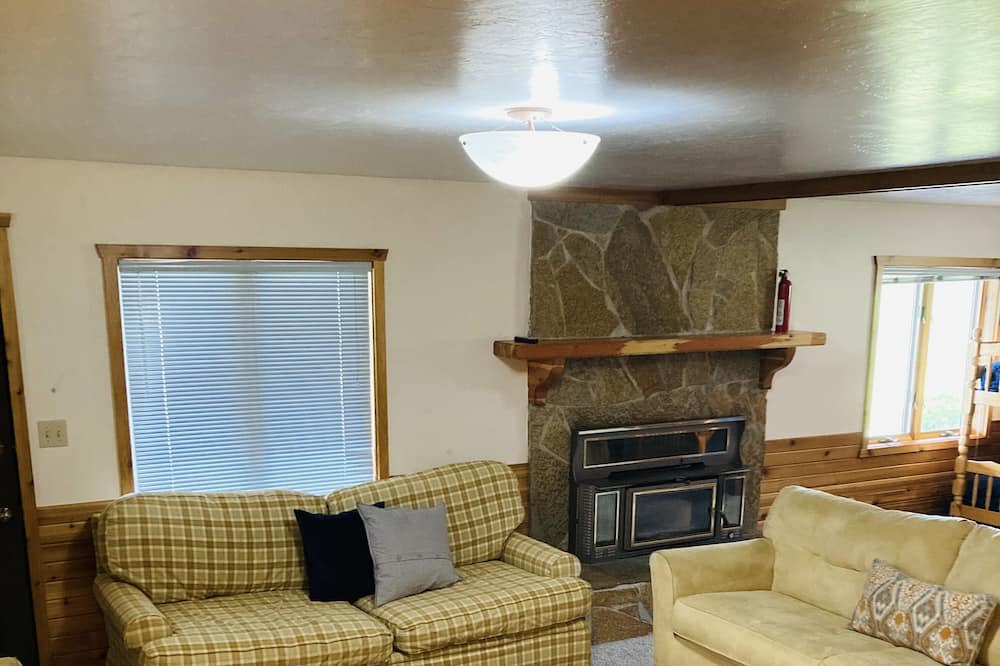 Photo of Livingroom in Star Valley Ranch