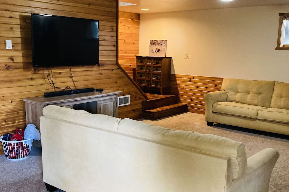Photo of Livingroom in Star Valley Ranch
