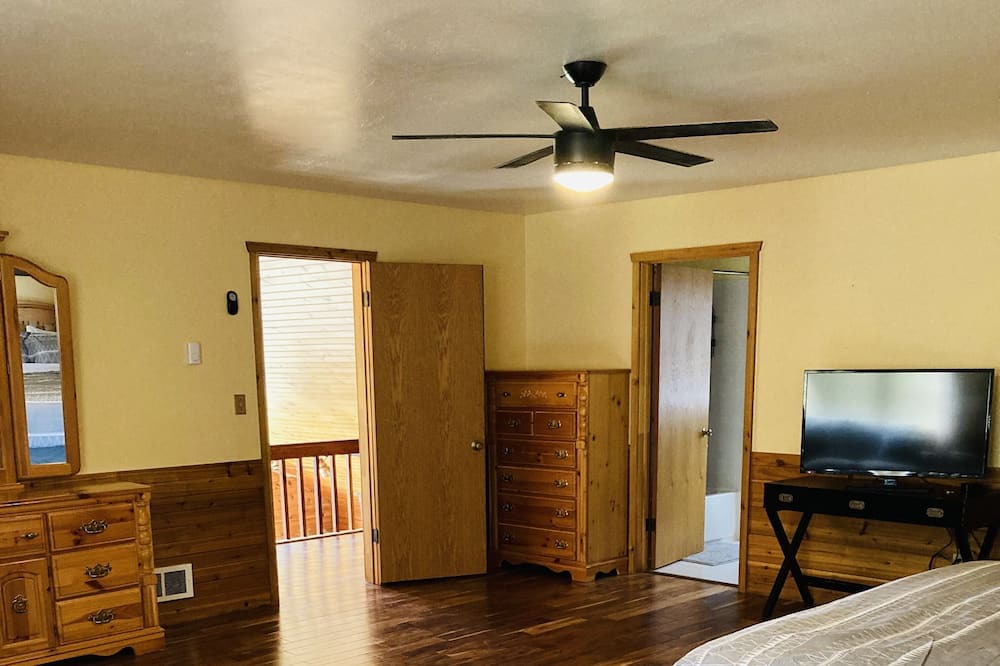 Photo of Bedroom in Star Valley Ranch