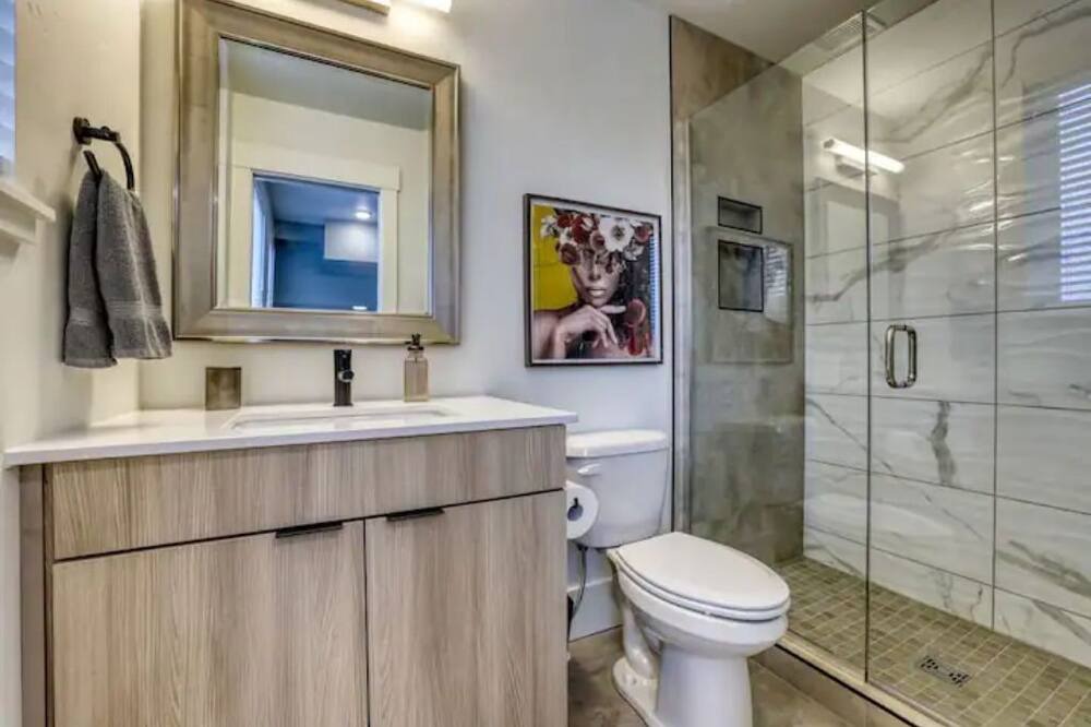 Photo of Bathroom in Veterans Park