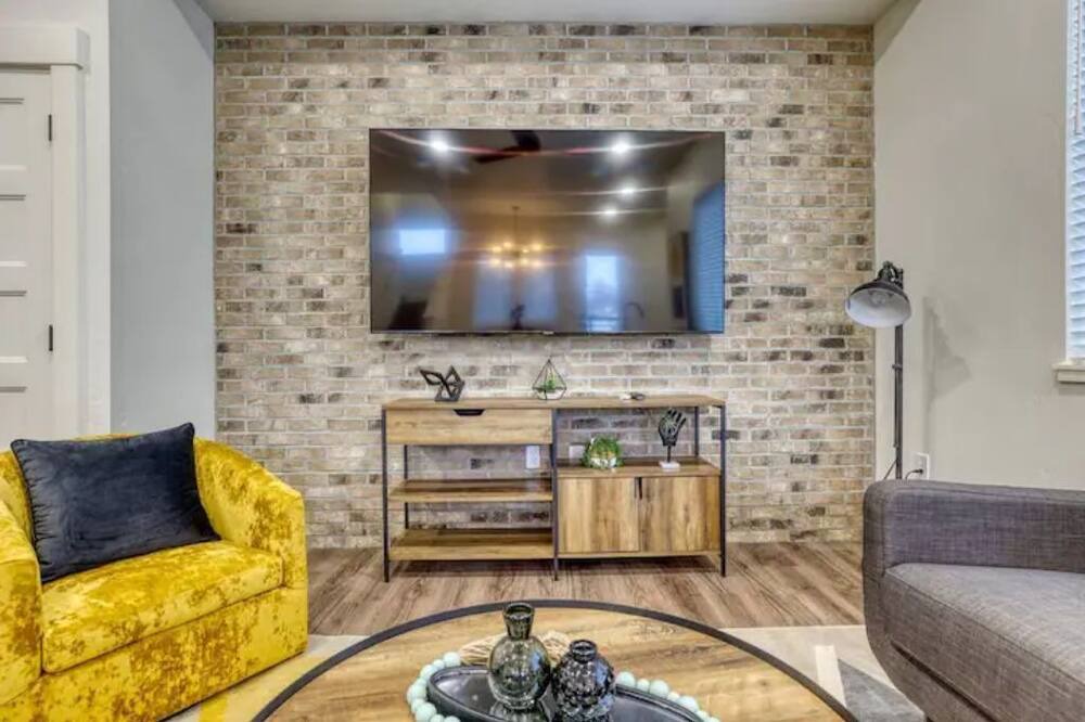 Photo of Livingroom in Veterans Park