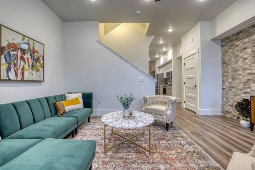 Photo of Livingroom in Veterans Park
