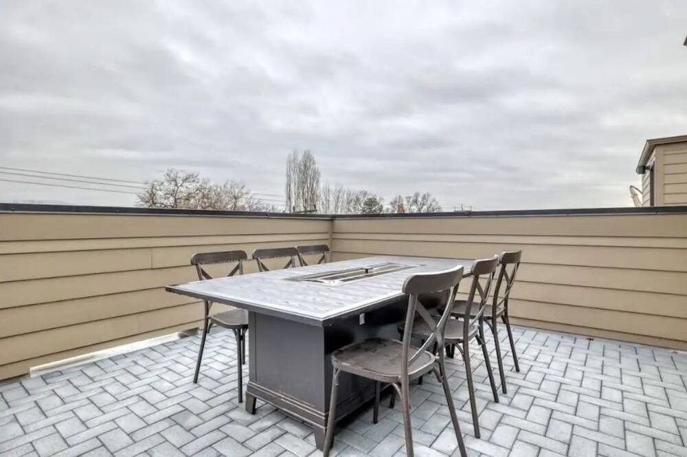 Photo of Patio Balcony in Veterans Park