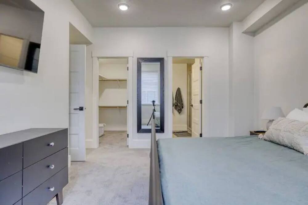 Photo of Bedroom in Veterans Park