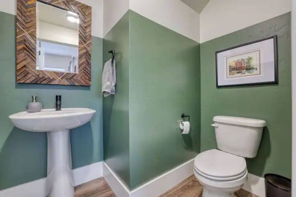 Photo of Bathroom in Veterans Park