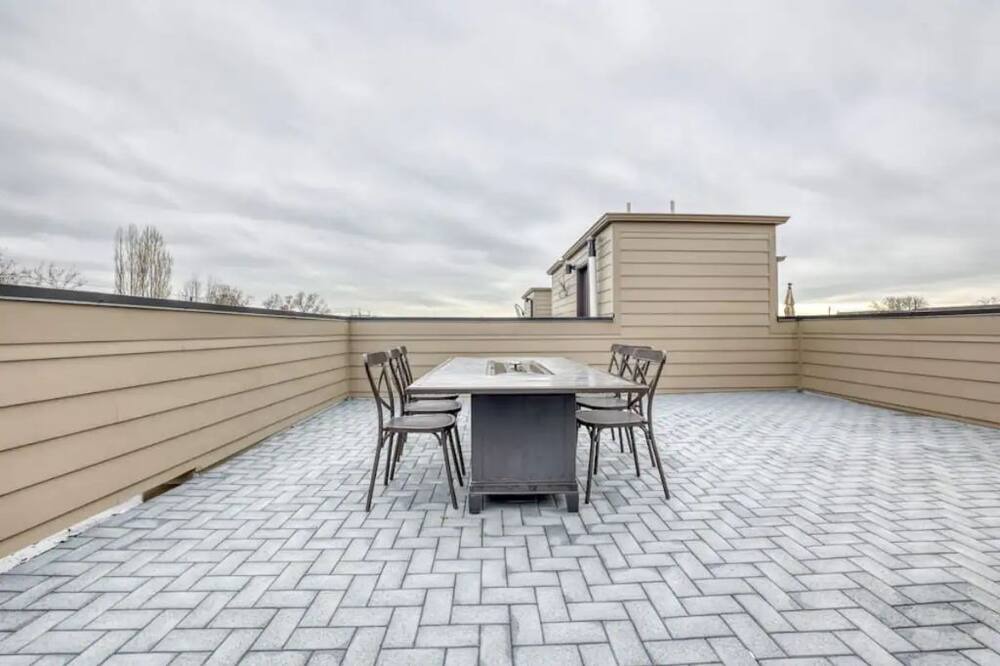 Photo of Patio Balcony in Veterans Park