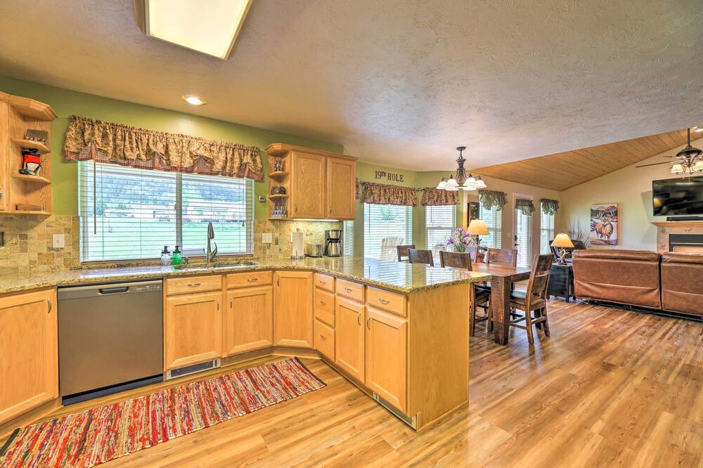 Photo of Kitchen in Star Valley Ranch