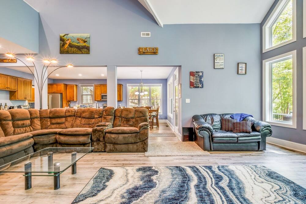 Photo of Bedroom in White Oak