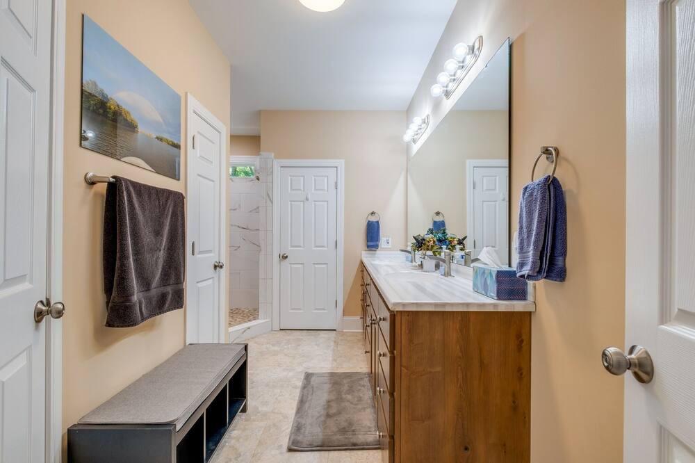 Photo of Bedroom in White Oak
