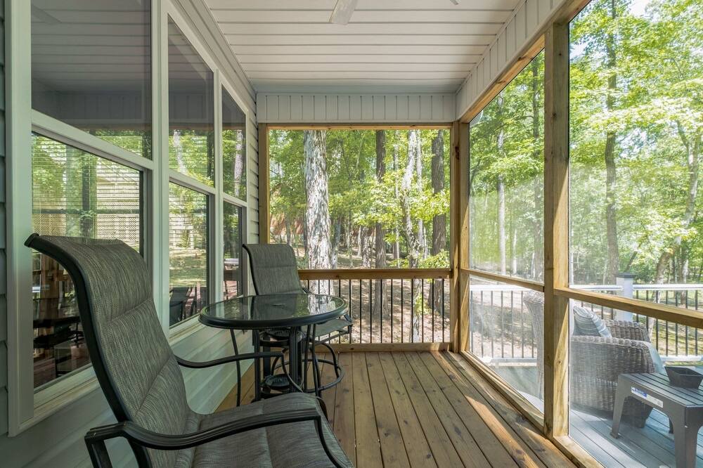 Photo of Outdoor in White Oak