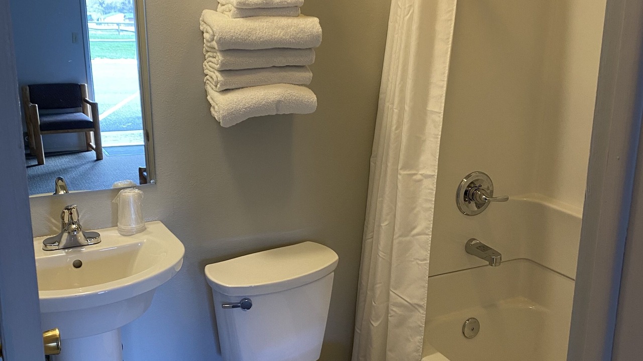 Photo of Bathroom in Wapiti