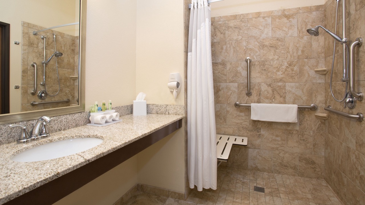 Photo of Bathroom in Glendive