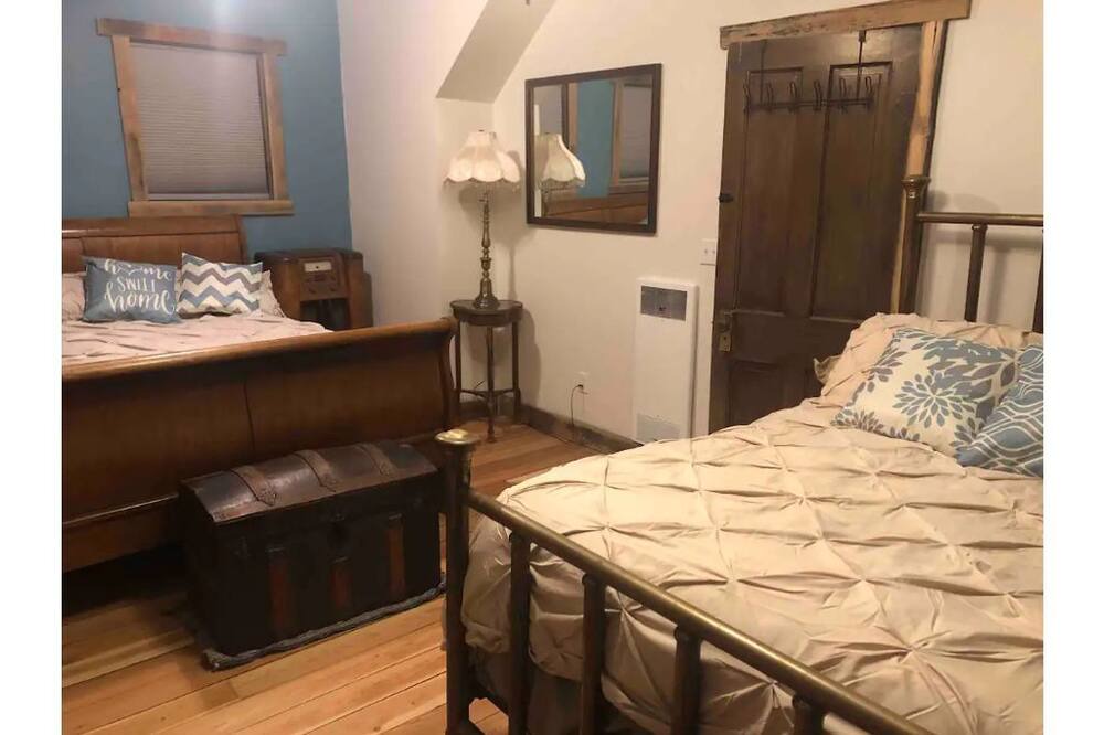 Photo of Bedroom in Simms