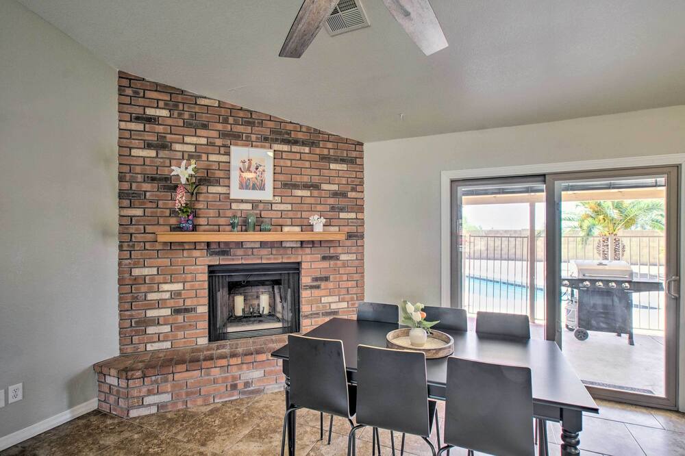 Photo of Livingroom in Alta Mesa Community Association