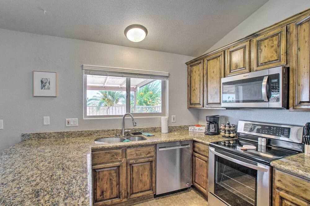 Photo of Kitchen in Alta Mesa Community Association