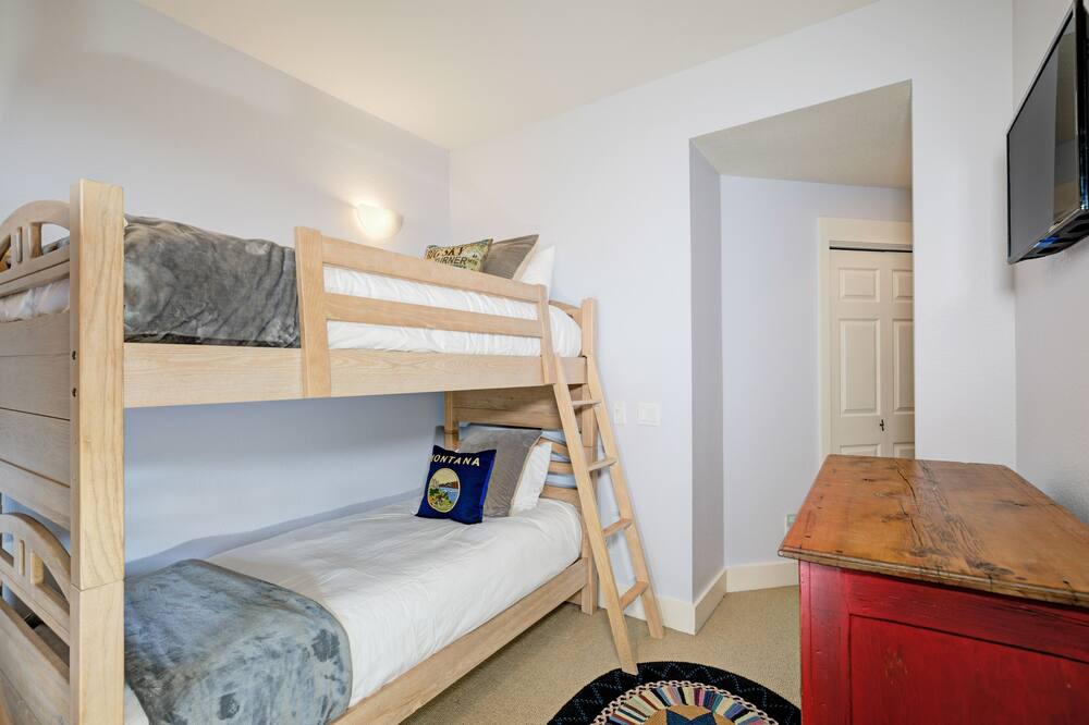 Photo of Bedroom in Saddle Ridge