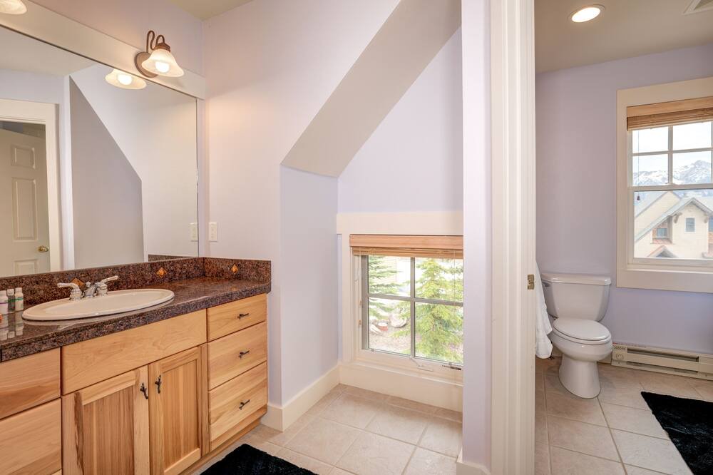 Photo of Bathroom in Saddle Ridge