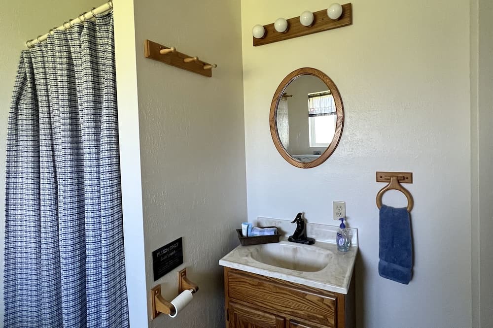 Photo of Bathroom in Freedom