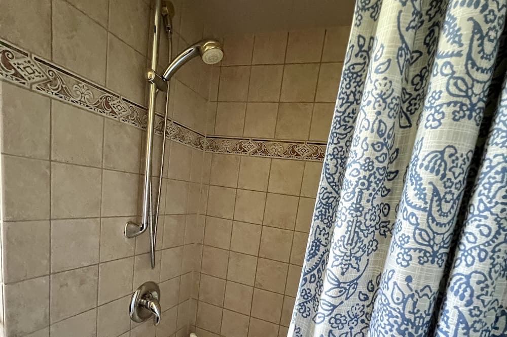 Photo of Bathroom in Freedom
