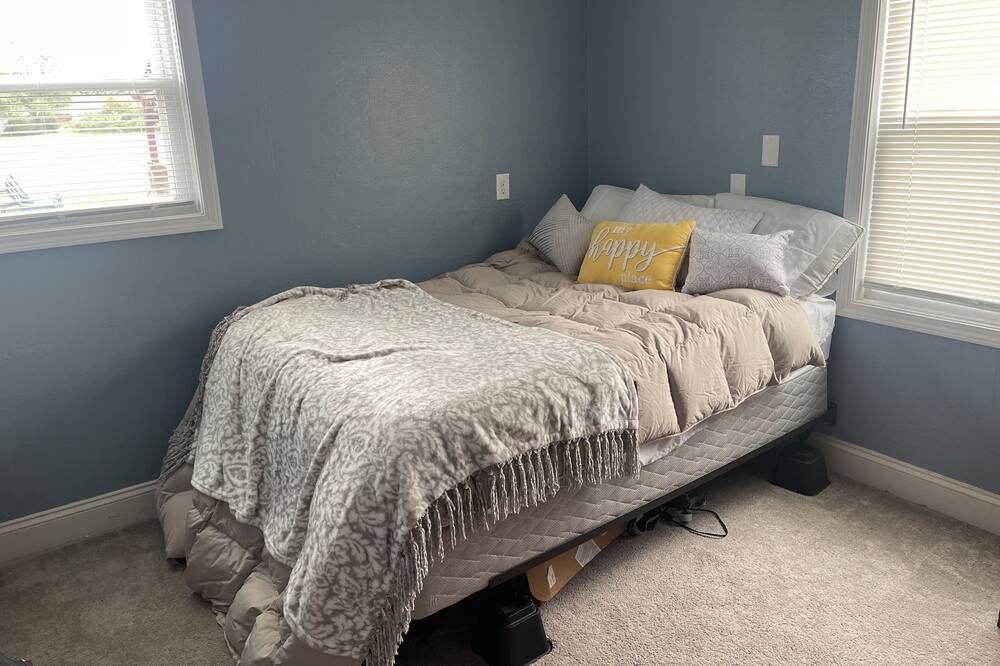 Photo of Bedroom in Port Clinton