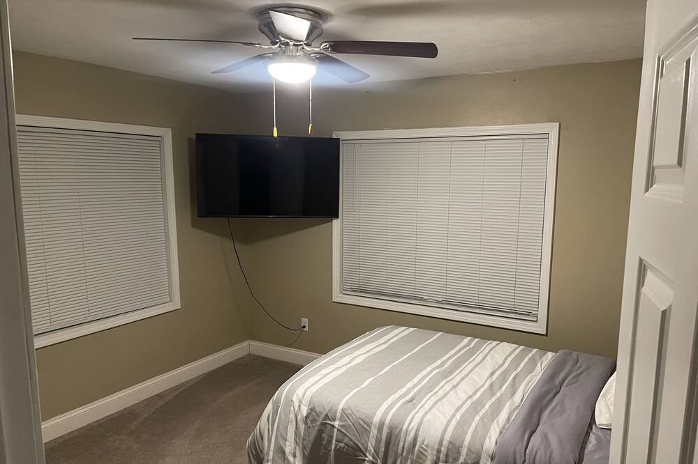 Photo of Bedroom in Port Clinton