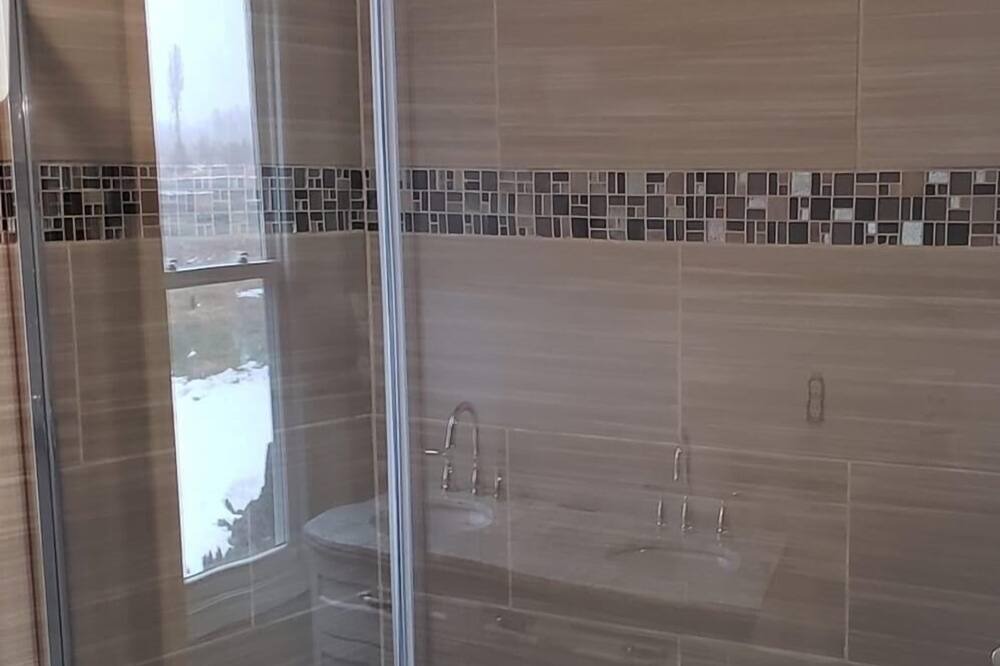 Photo of Bathroom in Port Clinton