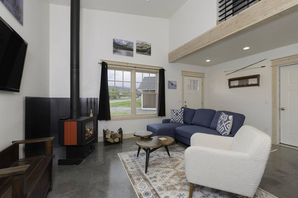 Photo of Livingroom in Big Sky