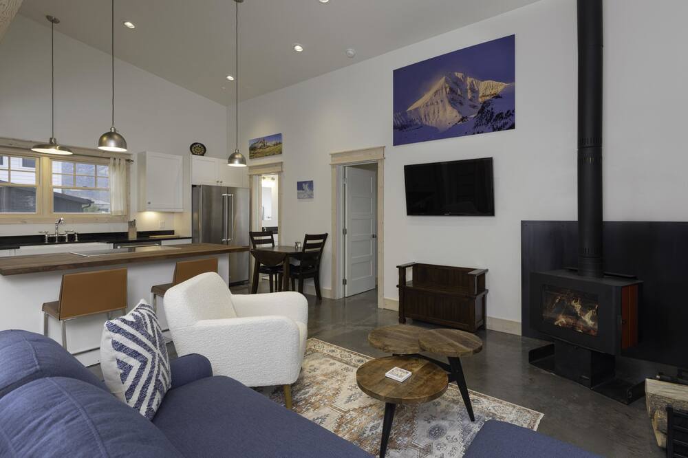 Photo of Livingroom in Big Sky