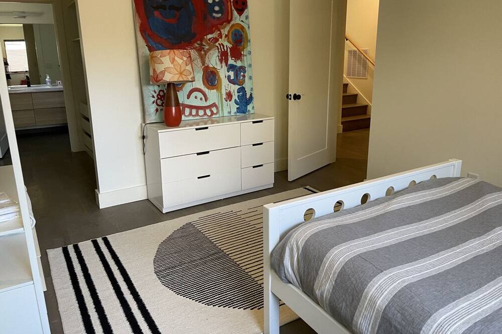 Photo of Bedroom in Riverfront