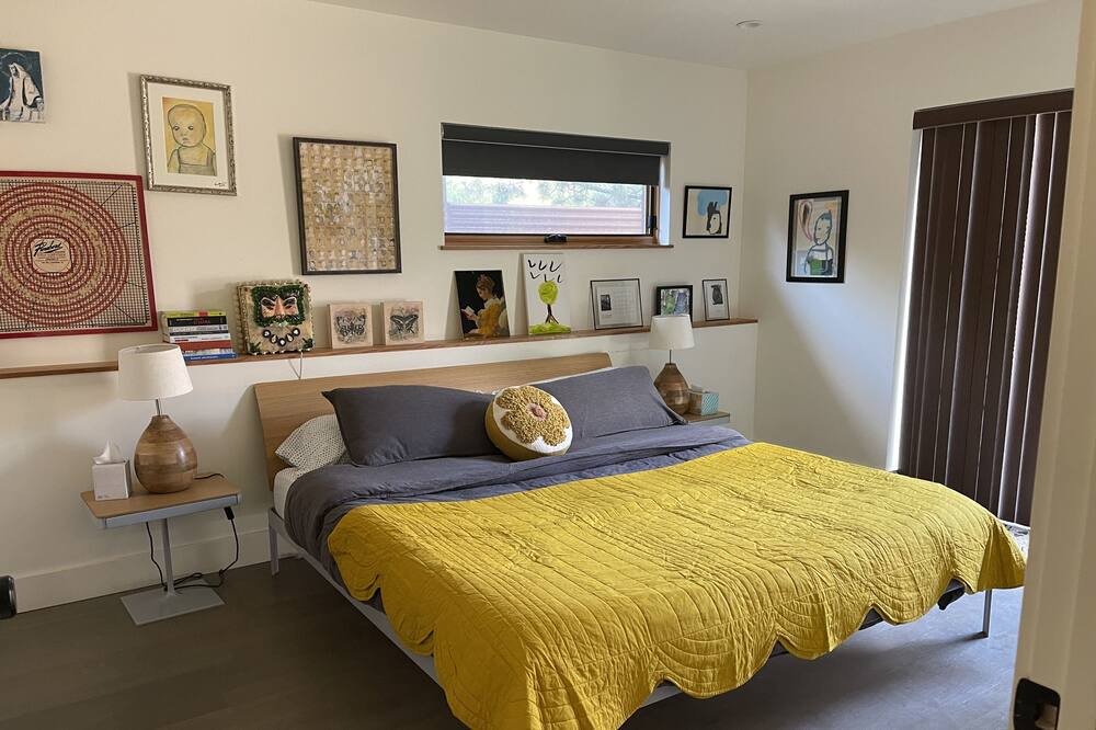 Photo of Bedroom in Riverfront