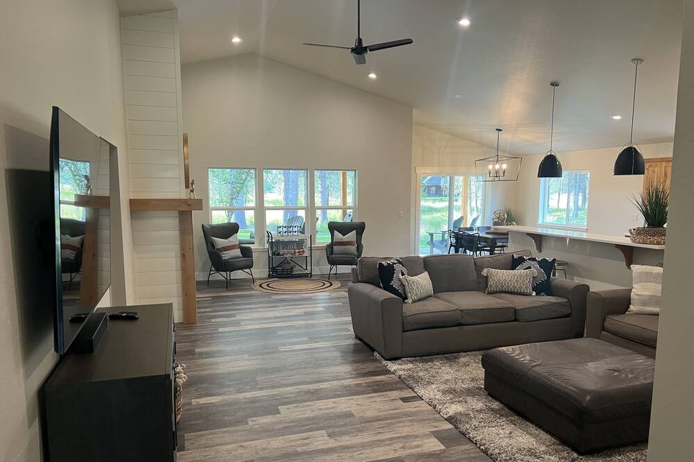 Photo of Livingroom in Dover Bay