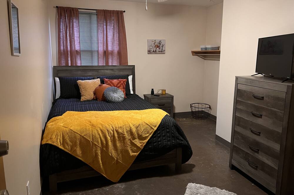 Photo of Bedroom in Midtown