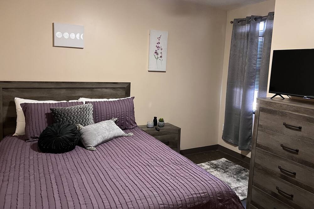 Photo of Bedroom in Midtown