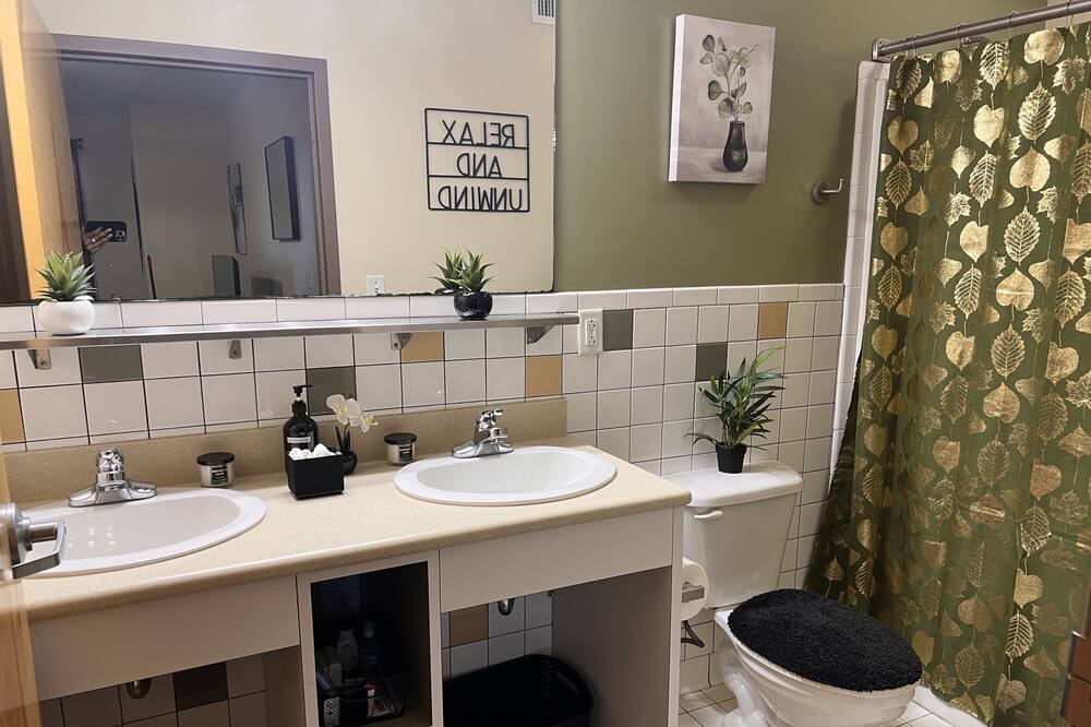 Photo of Bathroom in Midtown