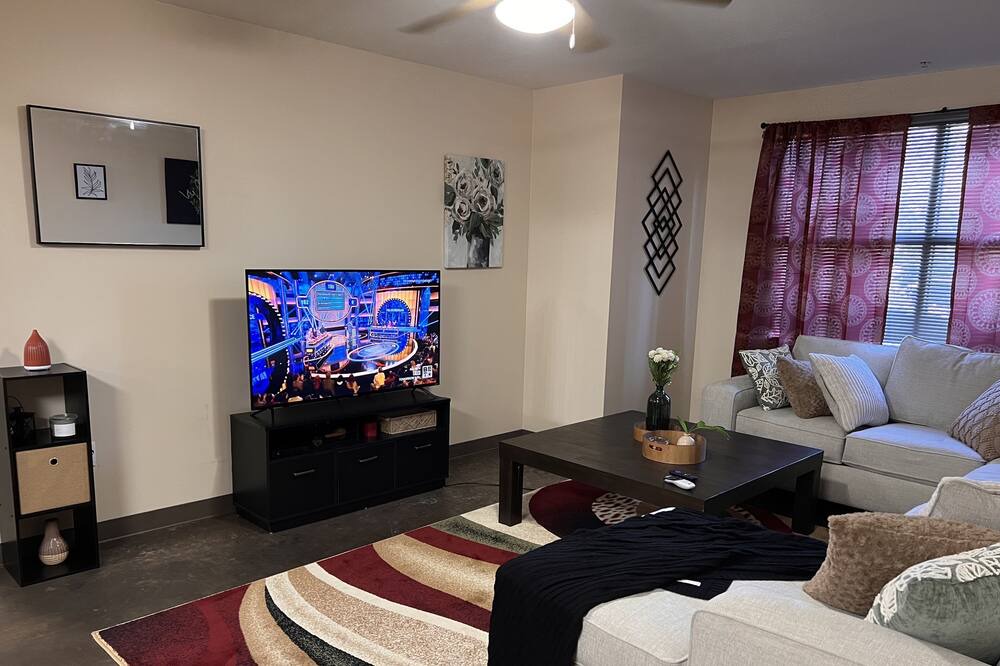 Photo of Livingroom in Midtown