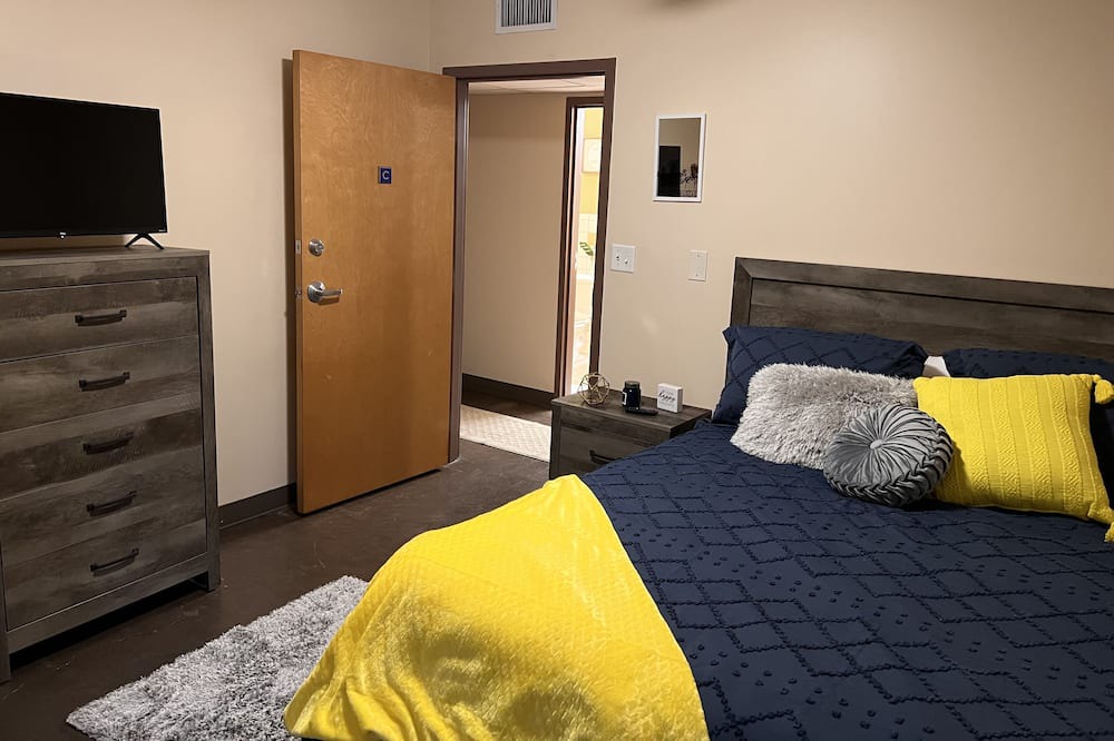 Photo of Bedroom in Midtown