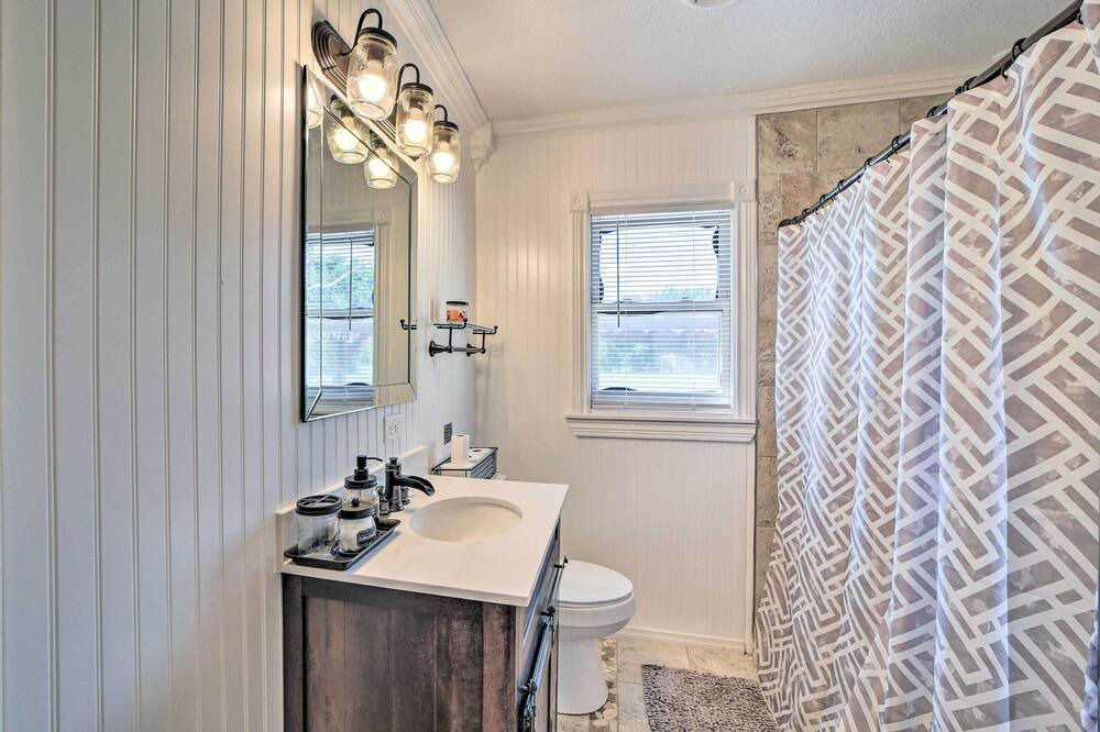 Photo of Bathroom in Sand Springs
